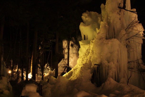 青だるライトアップ＆氷の遊歩道がはじまります。
