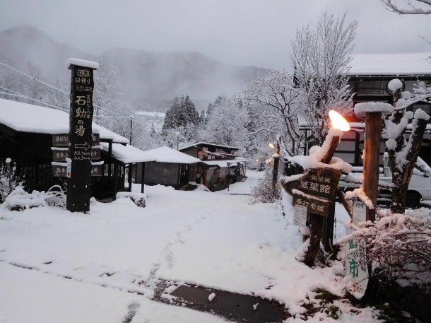 【ひだ路冬だより】一面真っ白な雪景色