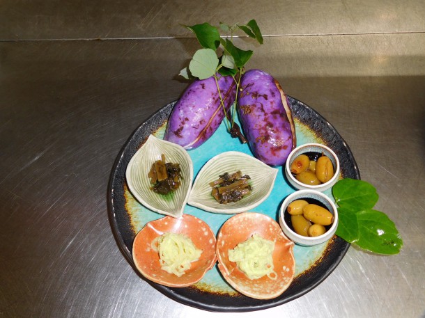 「あけび」が取れました！！