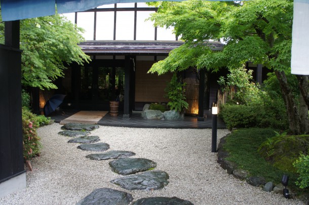 蛍飛び交う季節です♪