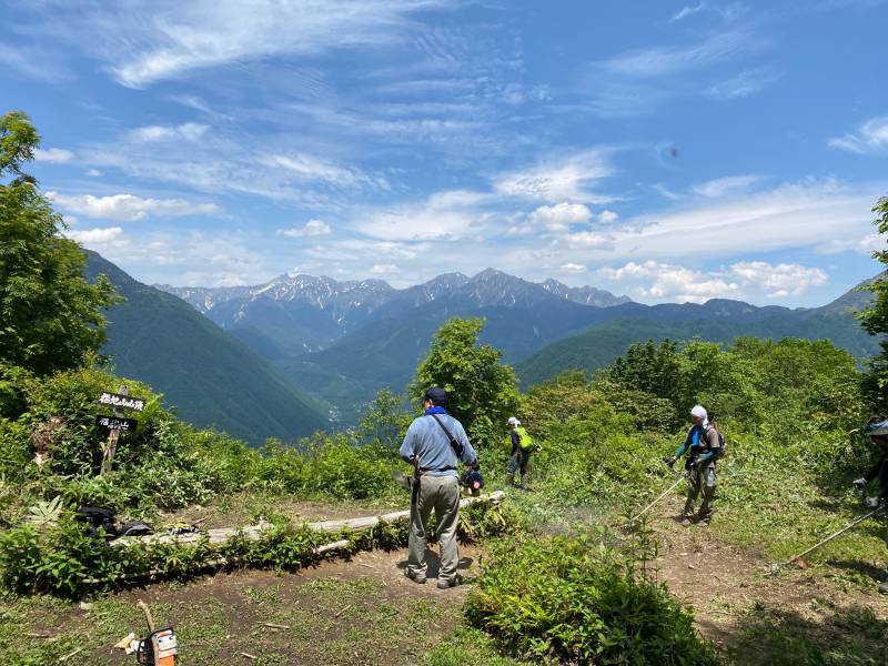 福地山トレッキングルートの整備を行いました。