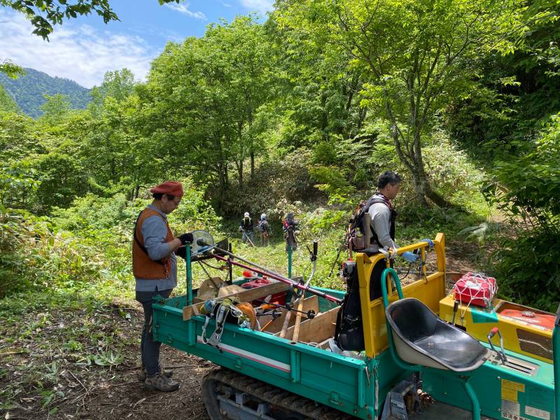 福地山トレッキングルートの整備を行いました。