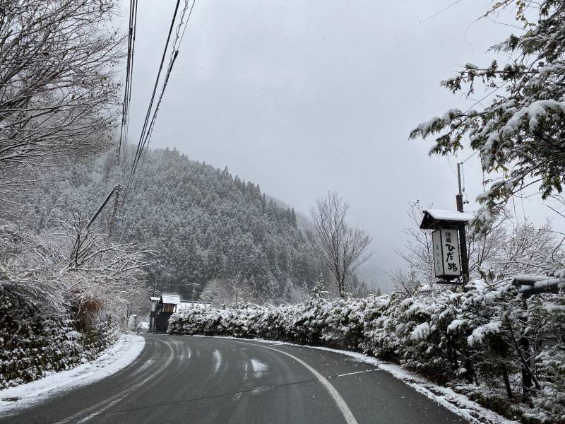 雪景色となりました。