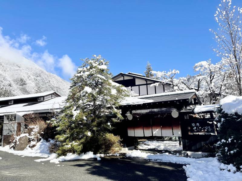 本日は快晴の雪景色となりました