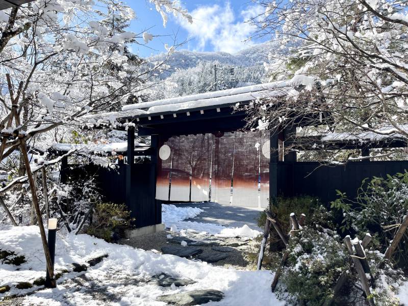 本日は快晴の雪景色となりました