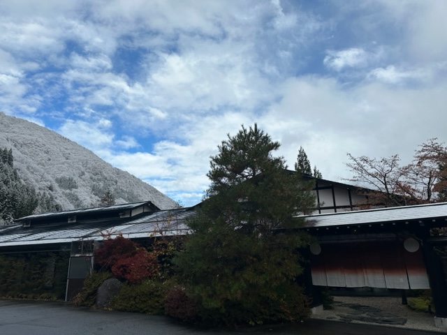 本日は福地温泉で初冠雪