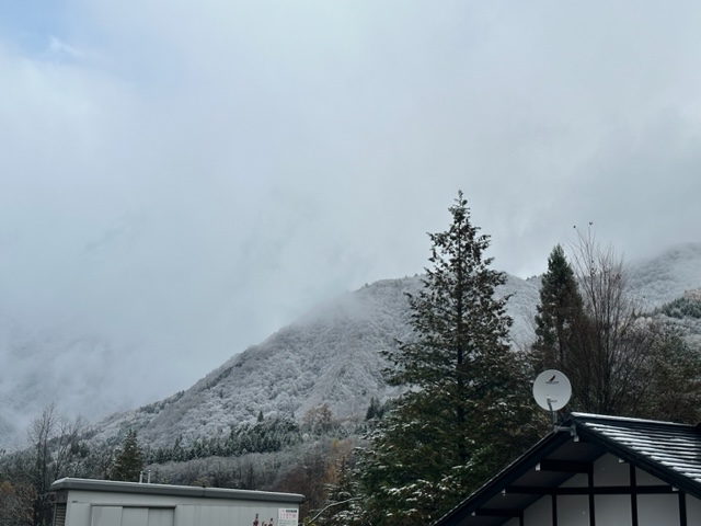 本日は福地温泉で初冠雪