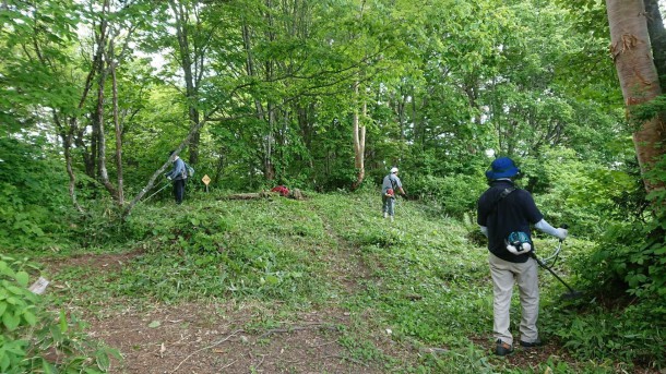 福地山トレッキングルートの整備を行いました。